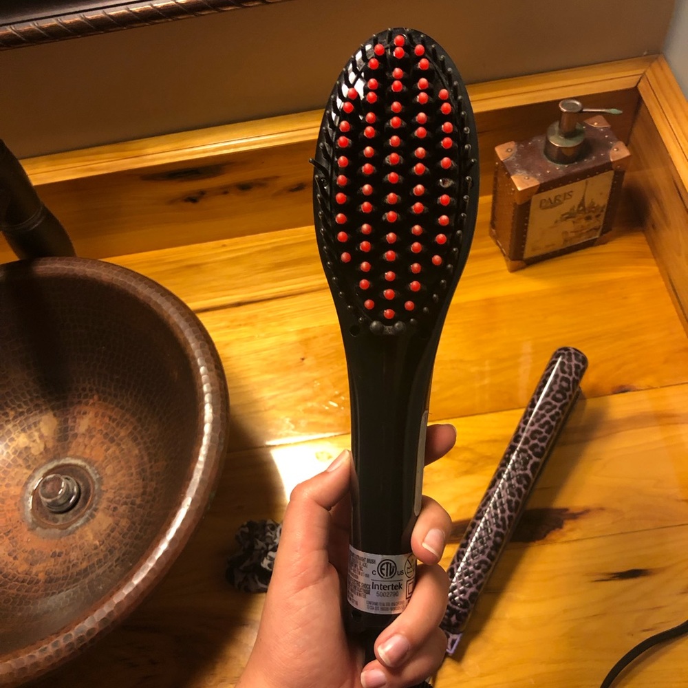 Hair straightener brush